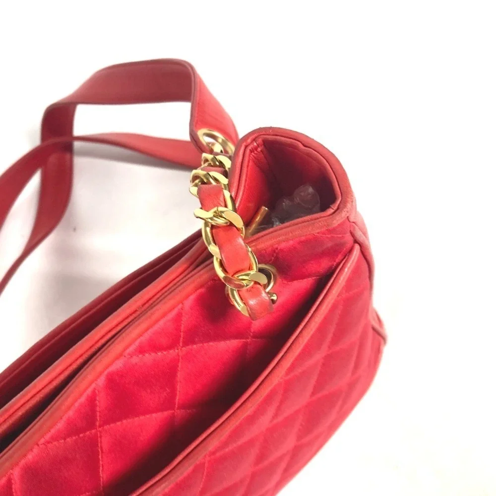CHANEL Vintage Red Leather Shoulder Bag